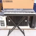 Yamaha PSR SX600 keyboard