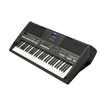 Yamaha PSR SX600 keyboard