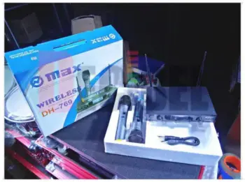 Max DH-769 wireless microphone