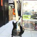 Fender-6-string-bass-guitar-2.webp