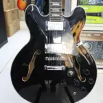 Gibson-jazz-Guitar.webp