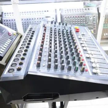 Mackie YA 1202 USB