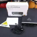 Behringer-UMC22-USB-Audio-interface-2.webp