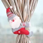 Holiday-Window-Decorations.webp