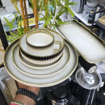 32pcs Gold Realm Dinner Set