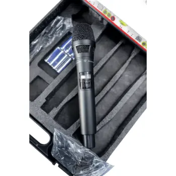 UHF wireless microphone